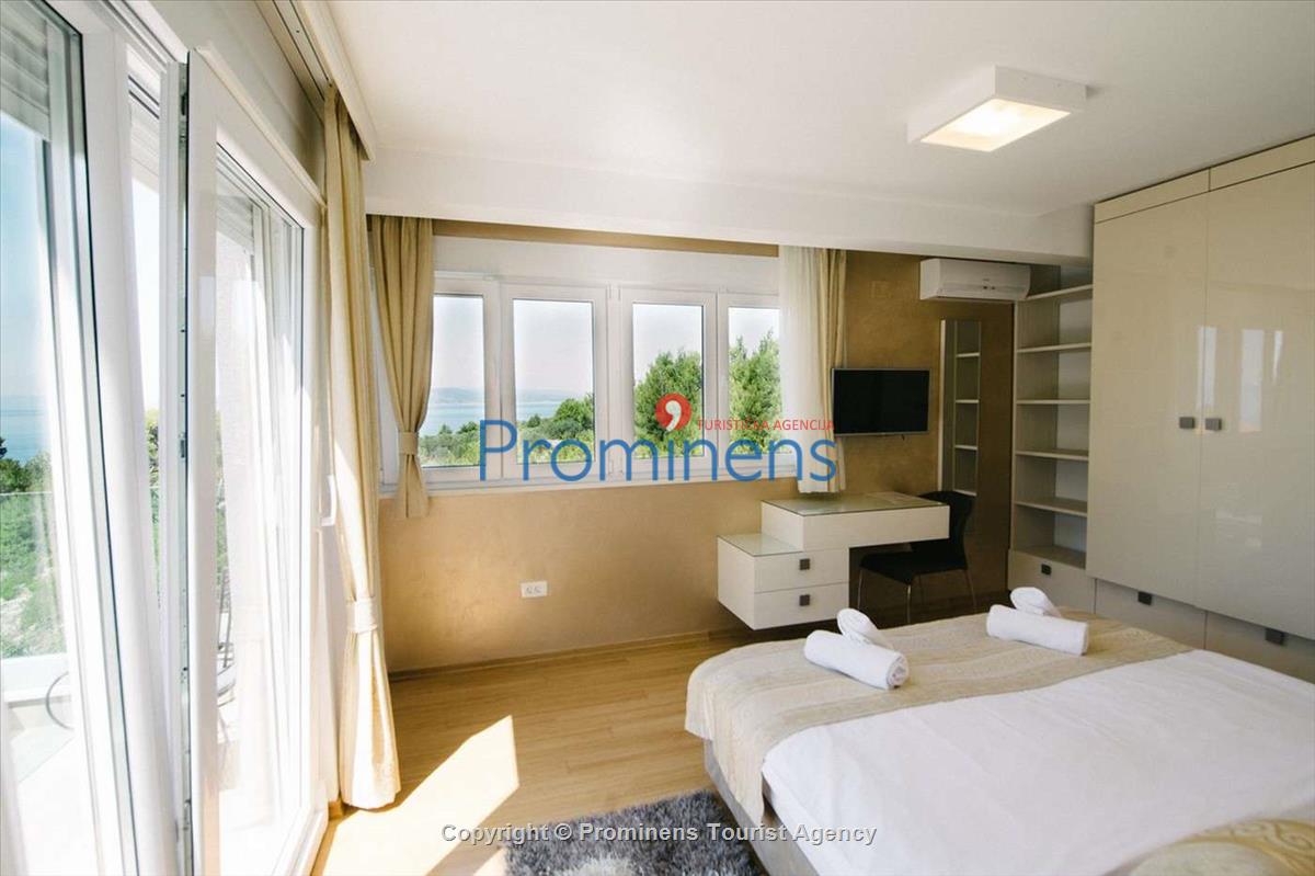Villa Leonarda s bazenom Promajna Makarska rivijera
