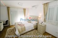 Villa Leonarda s bazenom Promajna Makarska rivijera