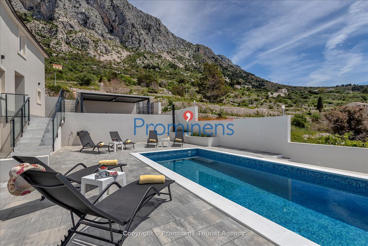 Villa No Stress s bazenom i pogledom na more