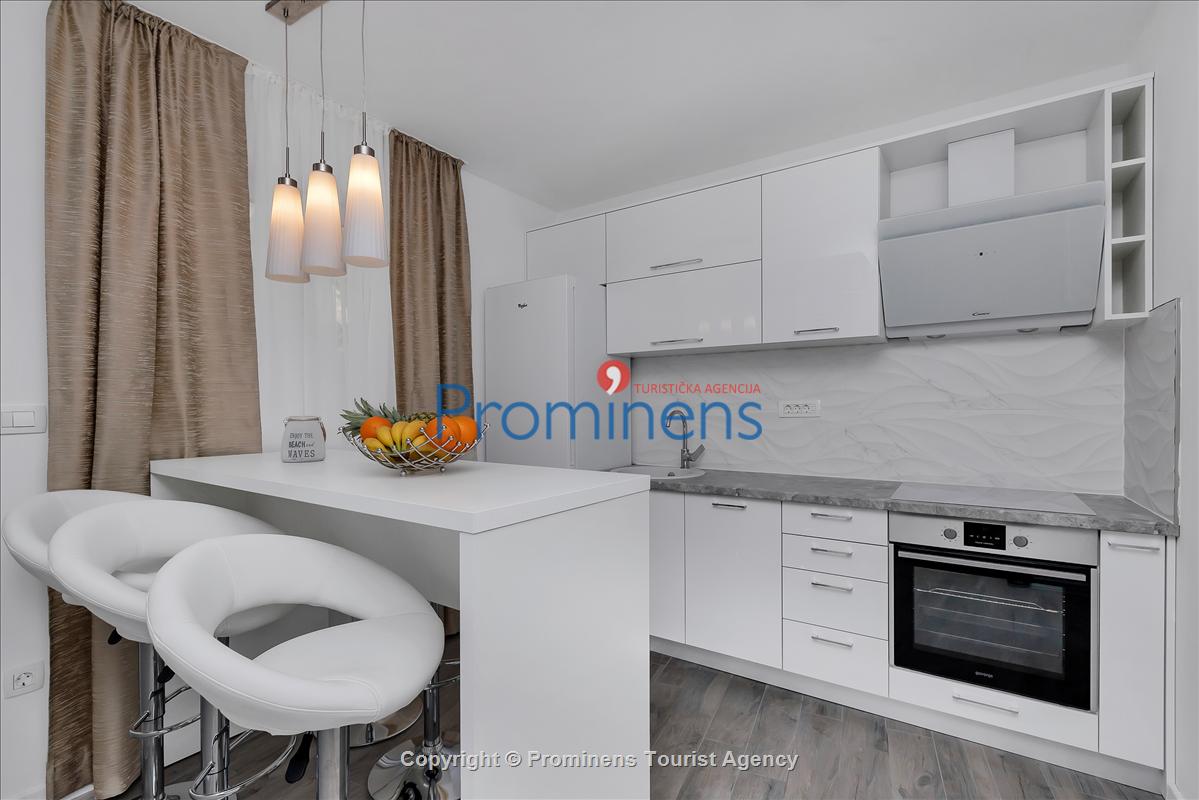 Villa No Stress s bazenom i pogledom na more