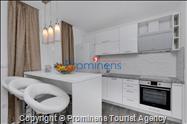 Villa No Stress s bazenom i pogledom na more