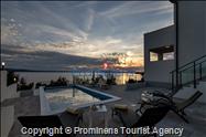 Villa No Stress s bazenom i pogledom na more