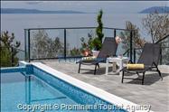 Villa No Stress s bazenom i pogledom na more